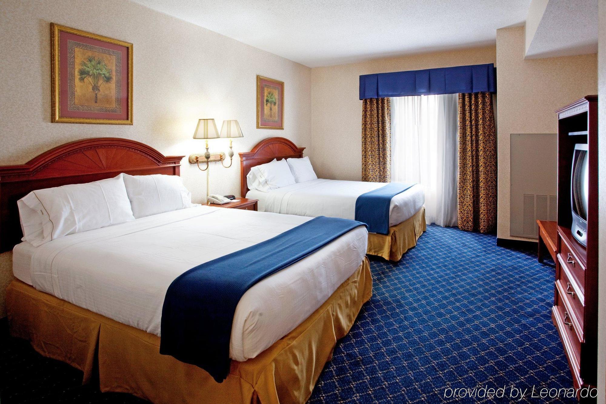 Holiday Inn Express & Suites Orangeburg By Ihg Exterior foto